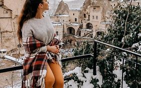 Elite Cave Suites
